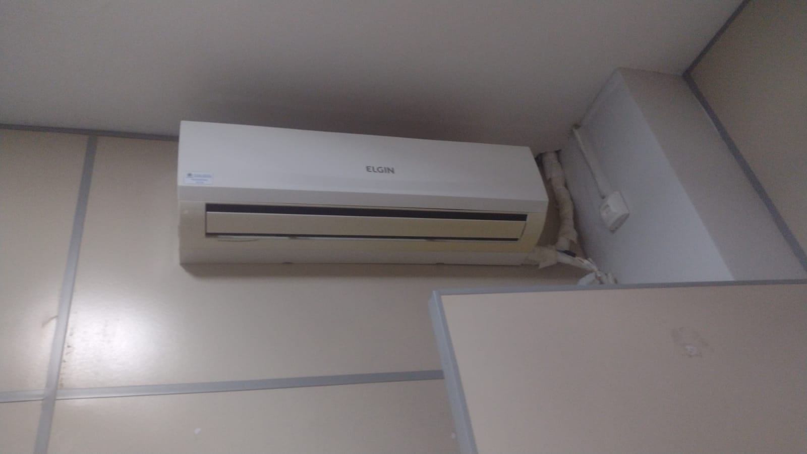 Aparelho de ar-condicionado split instalado em parede, foto da galeria da ficha no Google Maps
